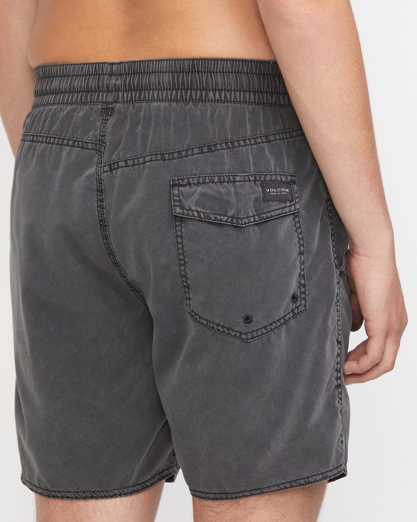 Center Trunk 17" Boardshorts - Black