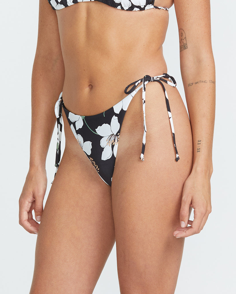 Midnight Lily Skimpy Bikinihose - BLACK